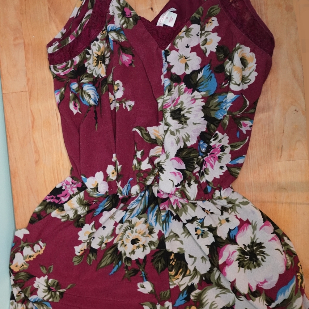Burgundy Xhilaration Bohemian Floral Romper with Pockets!!!